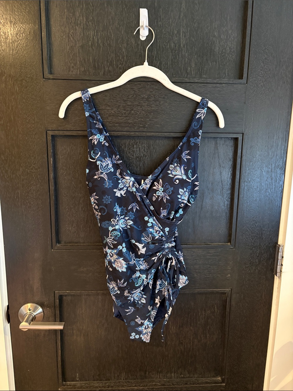 Niptuck navy paisley one piece swimsuit sz 6 pre owned